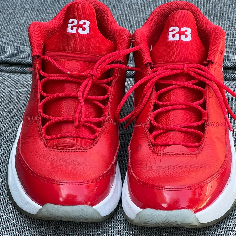 Jordan Max Aura 3 University Red